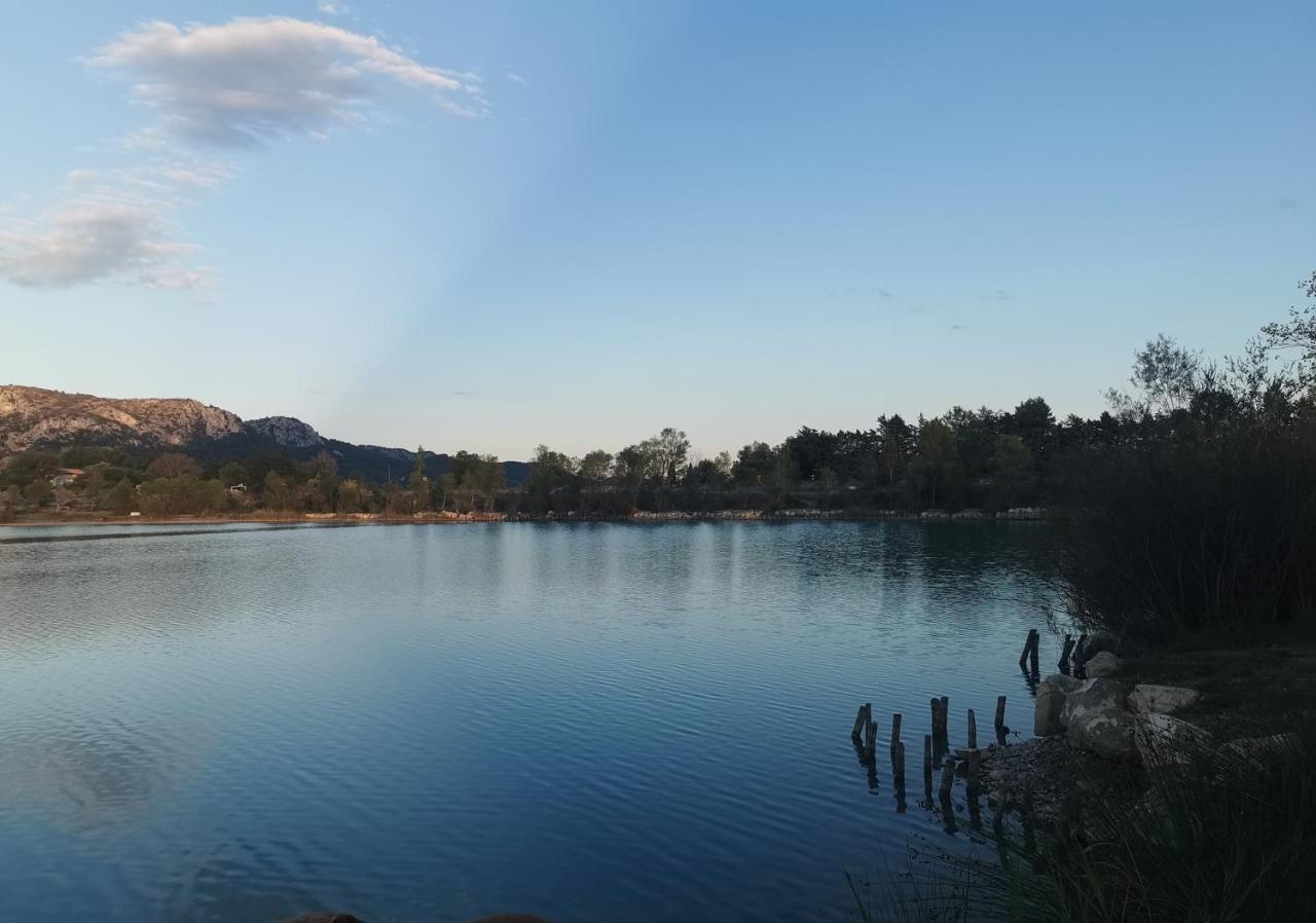 Aux Portes Du Luberon Cheval-Blanc エクステリア 写真